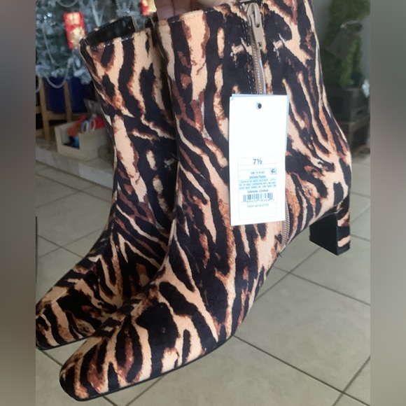 NWT Leopard Print Ankle Boots memory foam - Picture 5 of 7